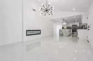 8702 Friendship Ct, Tampa, FL 33634 - Photo 7