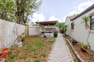 8222 La Serena Dr, Tampa, FL 33614 - Photo 79