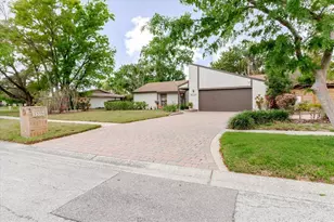 8222 La Serena Dr, Tampa, FL 33614 - Photo 5
