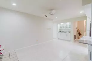 8222 La Serena Dr, Tampa, FL 33614 - Photo 37