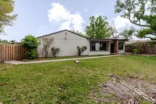 8222 La Serena Dr, Tampa, FL 33614 - Photo 77