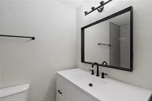 10167 Sailwinds Blvd N, Largo, FL 33773 - Photo 17