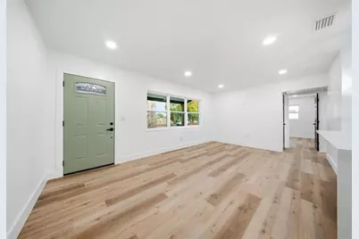 4327 59 Street N, Saint Petersburg, FL 33709 - Photo 9