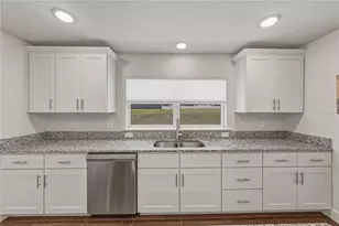 41049 Stanton Hall Dr, Dade City, FL 33525 - Photo 17