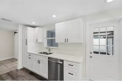 8907 Leeward Drive, Tampa, FL 33634 - Photo 3