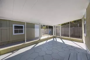 1160 36th Ave N, Saint Petersburg, FL 33704 - Photo 27