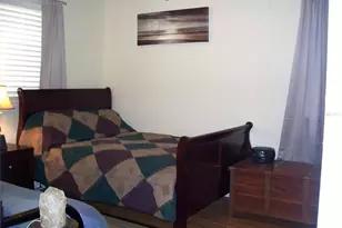 3808 N Oak Dr, Tampa, FL 33611 - Photo 11