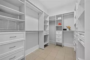 1110 Jungle Ave N, Saint Petersburg, FL 33710 - Photo 37