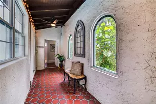 1110 Jungle Ave N, Saint Petersburg, FL 33710 - Photo 27
