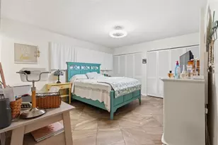 250 Rosery Rd NW, Largo, FL 33770 - Photo 11