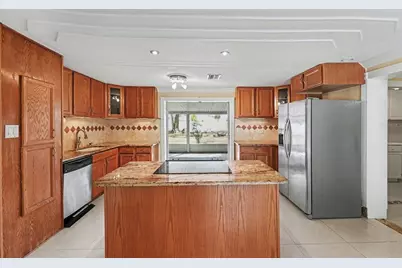 202 Arlington Avenue E, Oldsmar, FL 34677 - Photo 3