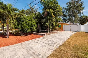 9665 2nd St N, Saint Petersburg, FL 33702 - Photo 23