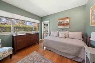 210 Live Oak Ln, Largo, FL 33770 - Photo 23