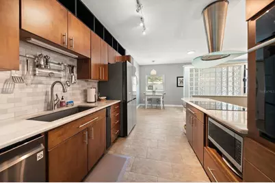 210 Live Oak Lane, Largo, FL 33770 - Photo 11