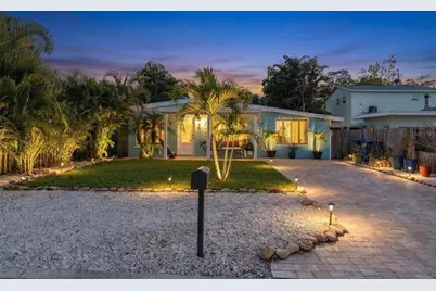 137 Pennsylvania Avenue, Palm Harbor, FL 34683 - Photo 1