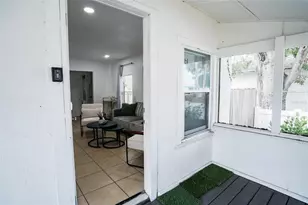 1361 29th St S, Saint Petersburg, FL 33712 - Photo 3