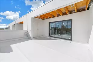364 14th St N, Saint Petersburg, FL 33705 - Photo 11