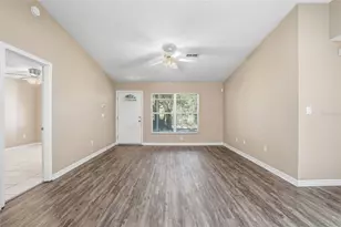 4717 Lakewood Dr, Seffner, FL 33584 - Photo 5