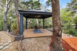 6093 Avenue of the Palms, Weeki Wachee, FL 34607 - Photo 9