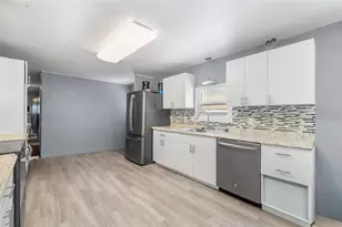 3822 Alice Dr, Wesley Chapel, FL 33543 - Photo 3