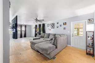 3822 Alice Dr, Wesley Chapel, FL 33543 - Photo 9