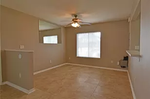 4077 Dolphin Dr, Tampa, FL 33617 - Photo 15