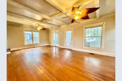 557 6th Avenue N, Saint Petersburg, FL 33701 - Photo 5