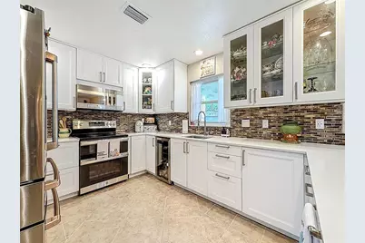 304 Mindy Drive, Largo, FL 33771 - Photo 13