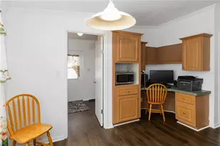 2903 Pritcher Manor Ct, Lithia, FL 33547 - Photo 7