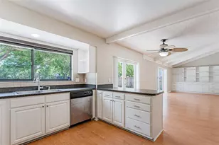 16203 Fantasia Dr, Tampa, FL 33624 - Photo 11