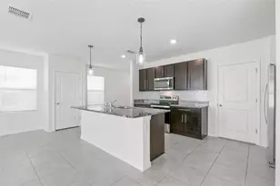 5495 Warrington Town Path, Wesley Chapel, FL 33545 - Photo 13