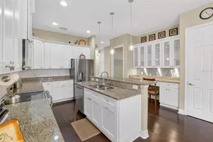 6870 Shimmering Dr, Lakeland, FL 33813 - Photo 7