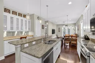 6870 Shimmering Dr, Lakeland, FL 33813 - Photo 9