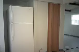 1060 65th St S, Saint Petersburg, FL 33707 - Photo 7