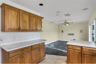 6734 Twelve Oaks Boulevard, Tampa, FL 33634 - Photo 13