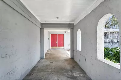 6734 Twelve Oaks Boulevard, Tampa, FL 33634 - Photo 3