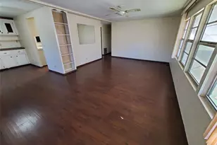 39149 Flora Ave, Zephyrhills, FL 33542 - Photo 5