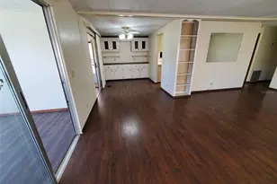 39149 Flora Ave, Zephyrhills, FL 33542 - Photo 7