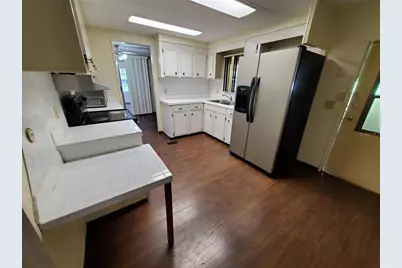 39149 Flora Avenue, Zephyrhills, FL 33542 - Photo 9