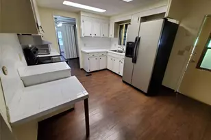 39149 Flora Ave, Zephyrhills, FL 33542 - Photo 9