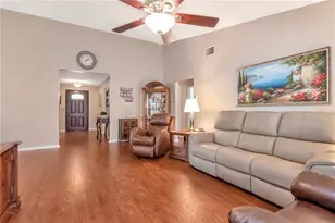 9721 Fox Hollow Rd, Tampa, FL 33647 - Photo 3