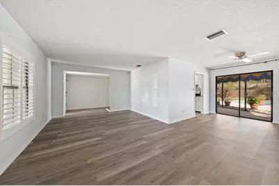 1221 Magdalene Grove Avenue, Tampa, FL 33613 - Photo 9