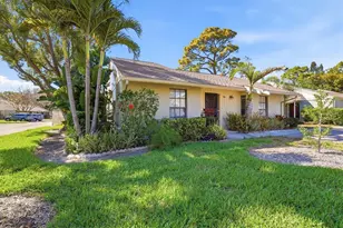 36 Windrush Bay Dr, Tarpon Springs, FL 34689 - Photo 3
