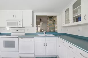 36 Windrush Bay Dr, Tarpon Springs, FL 34689 - Photo 19