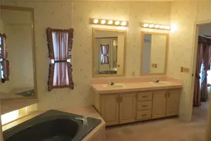 36603 Jodi Ave, Zephyrhills, FL 33542 - Photo 25