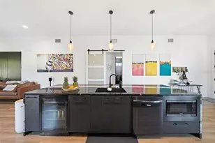 532 31st St S, Saint Petersburg, FL 33712 - Photo 3