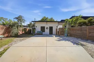 532 31st St S, Saint Petersburg, FL 33712 - Photo 13