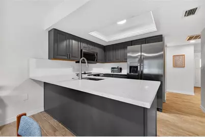 6490 Cape Hatteras Way NE #2, Saint Petersburg, FL 33702 - Photo 7