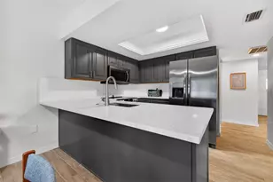 6490 Cape Hatteras Way NE, Saint Petersburg, FL 33702 - Photo 7