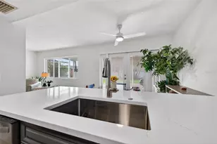 6490 Cape Hatteras Way NE, Saint Petersburg, FL 33702 - Photo 11